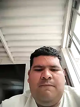 Snapshot of oscarshow24 chatting on 09/30/25, 06:35 oscarshow24 online show from 09/30/25, 06:35