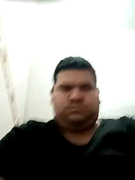 Snapshot of oscarshow24 chatting on 12/14/25, 10:03 oscarshow24 online show from 12/14/25, 10:03