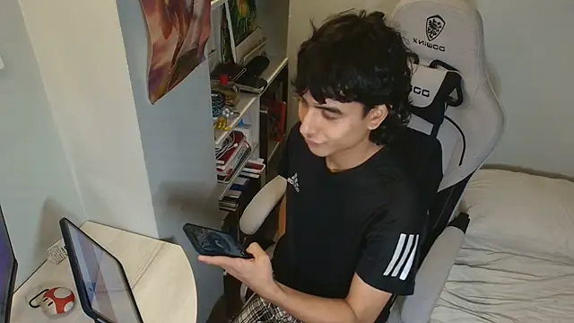 Snapshot of salvatore_montt chatting on 10/14/25, 03:51 salvatore montt online show from 10/14/25, 03:51