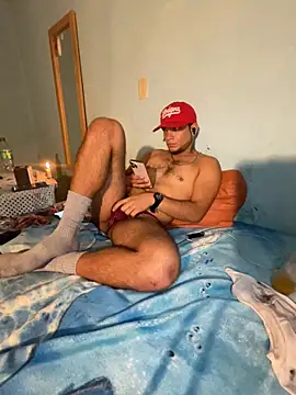 Snapshot of Brunohorny@xh chatting on 10/22/25, 10:48 Brunohornyxh online show from 10/22/25, 10:48