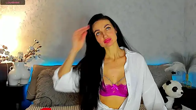 Snapshot of Tina_Mart chatting on 11/13/25, 07:57 Tina Mart online show from 11/13/25, 07:57