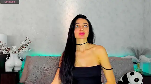 Snapshot of Tina_Mart chatting on 11/22/25, 11:53 Tina Mart online show from 11/22/25, 11:53