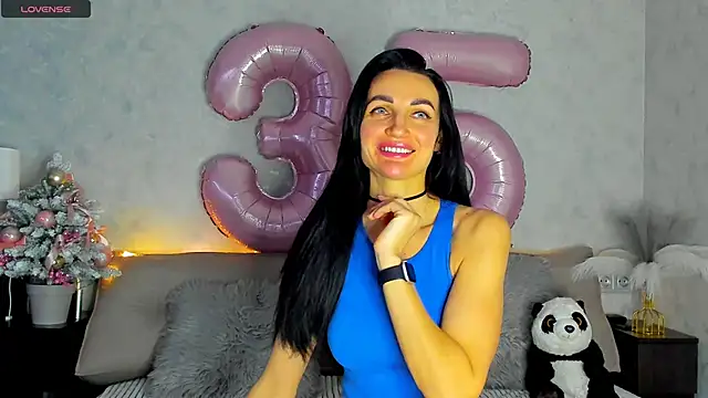 Snapshot of Tina_Mart chatting on 12/04/25, 12:14 Tina Mart online show from 12/04/25, 12:14