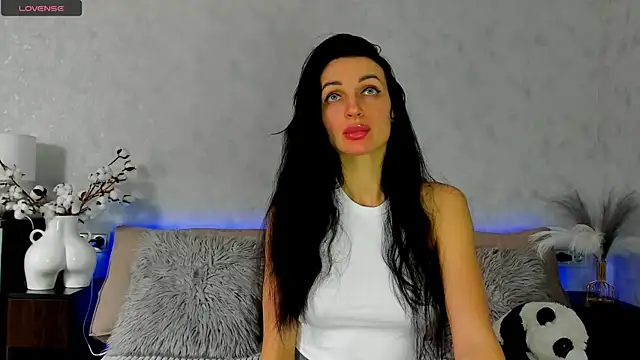 Snapshot of Tina_Mart chatting on 02/05/26, 11:48 Tina Mart online show from 02/05/26, 11:48