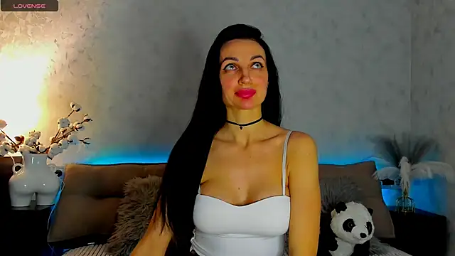 Snapshot of Tina_Mart chatting on 02/17/26, 07:42 Tina Mart online show from 02/17/26, 07:42