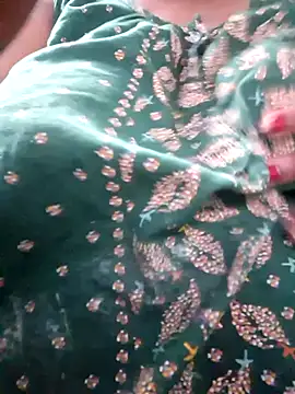 Snapshot of SX-JUHI chatting on 10/01/25, 10:43 SX-JUHI online show from 10/01/25, 10:43