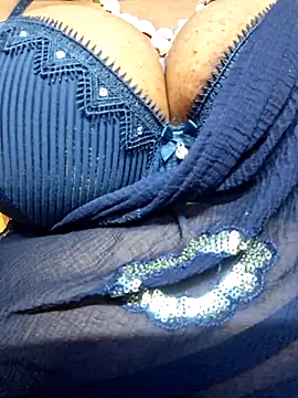 Snapshot of SX-JUHI chatting on 10/06/25, 11:35 SX-JUHI online show from 10/06/25, 11:35