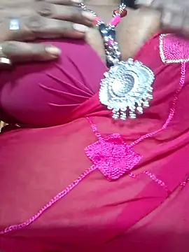 Snapshot of SX-JUHI chatting on 10/17/25, 11:18 SX-JUHI online show from 10/17/25, 11:18