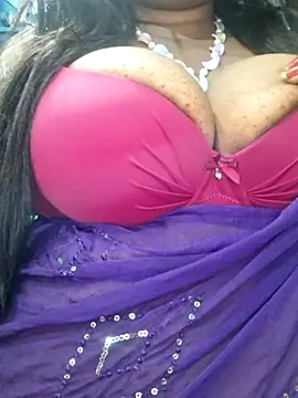 Snapshot of SX-JUHI chatting on 10/30/25, 02:51 SX-JUHI online show from 10/30/25, 02:51