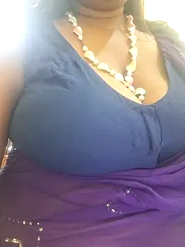 Snapshot of SX-JUHI chatting on 11/06/25, 02:51 SX-JUHI online show from 11/06/25, 02:51