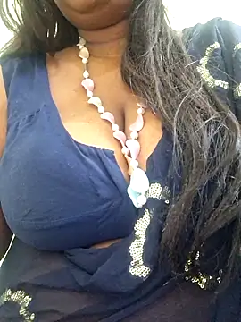 Snapshot of SX-JUHI chatting on 11/14/25, 08:40 SX-JUHI online show from 11/14/25, 08:40