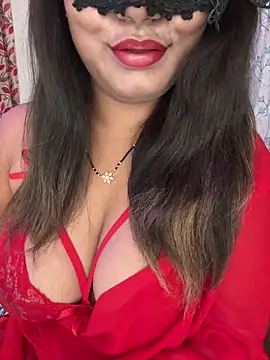 Snapshot of WifyHubby_38 chatting on 10/31/25, 06:53 WifyHubby 38 online show from 10/31/25, 06:53