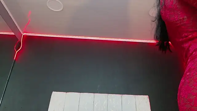 MariamLaraa online show from 09/15/25, 12:38