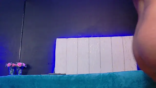 MariamLaraa online show from 10/15/25, 02:33