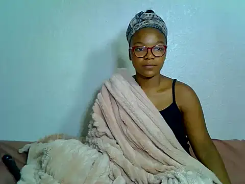 Snapshot of Kylie6lack chatting on 02/13/25, 08:45 Kylie6lack online show from 02/13/25, 08:45