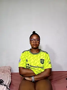 Snapshot of Kylie6lack chatting on 02/14/25, 01:56 Kylie6lack online show from 02/14/25, 01:56