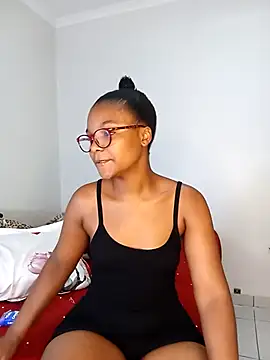 Snapshot of Kylie6lack chatting on 02/21/25, 06:29 Kylie6lack online show from 02/21/25, 06:29