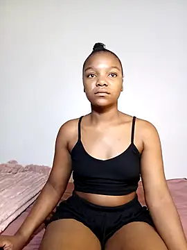 Snapshot of Kylie6lack chatting on 03/04/25, 05:00 Kylie6lack online show from 03/04/25, 05:00