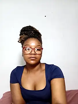 Snapshot of Kylie6lack chatting on 10/10/25, 08:08 Kylie6lack online show from 10/10/25, 08:08