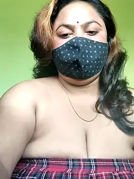Snapshot of rani130 chatting on 12/14/25, 01:44 rani130 online show from 12/14/25, 01:44