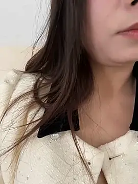 Snapshot of jinj-a chatting on 02/12/25, 04:33 jinj-a online show from 02/12/25, 04:33