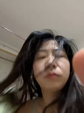 Snapshot of jinj-a chatting on 03/04/25, 12:18 jinj-a online show from 03/04/25, 12:18
