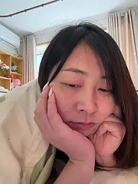 Snapshot of jinj-a chatting on 03/15/25, 06:47 jinj-a online show from 03/15/25, 06:47