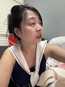 Snapshot of jinj-a chatting on 03/17/25, 12:35 jinj-a online show from 03/17/25, 12:35