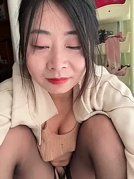 Snapshot of jinj-a chatting on 03/22/25, 09:45 jinj-a online show from 03/22/25, 09:45
