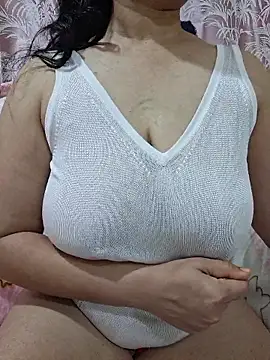 Snapshot of Jassi_Does chatting on 01/14/26, 11:20 Jassi Does online show from 01/14/26, 11:20