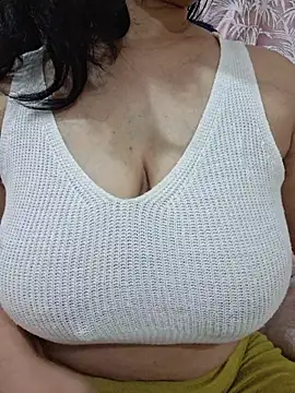 Snapshot of Jassi_Does chatting on 03/02/26, 10:49 Jassi Does online show from 03/02/26, 10:49