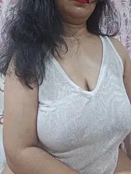 Snapshot of Jassi_Does chatting on 05/18/26, 09:20 Jassi Does online show from 05/18/26, 09:20