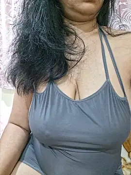 Snapshot of Jassi_Does chatting on 06/05/26, 09:42 Jassi Does online show from 06/05/26, 09:42