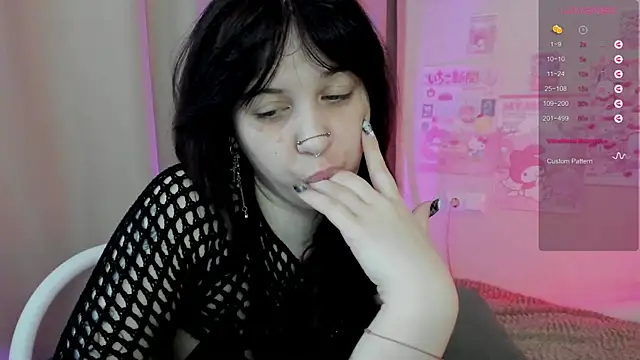 Snapshot of marynixoxo chatting on 11/27/25, 08:49 marynixoxo online show from 11/27/25, 08:49