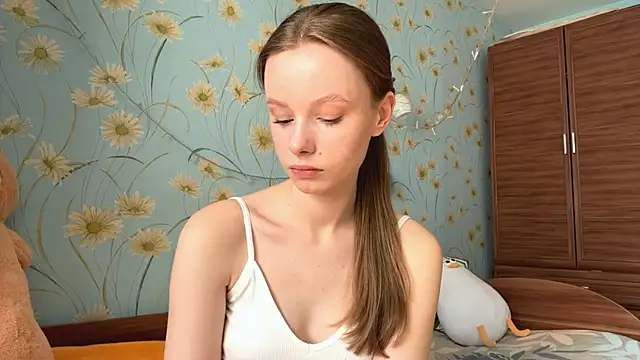 BeckyDwinell online show from 03/15/25, 08:58