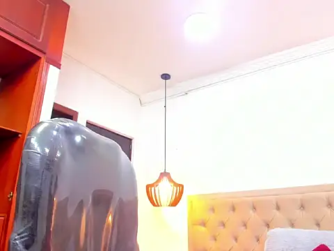 Snapshot of emma_purple_ chatting on 11/22/25, 05:23 emma purple online show from 11/22/25, 05:23