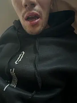 yaxxx03 online show from 10/18/25, 01:23