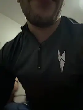 yaxxx03 online show from 12/15/25, 07:18