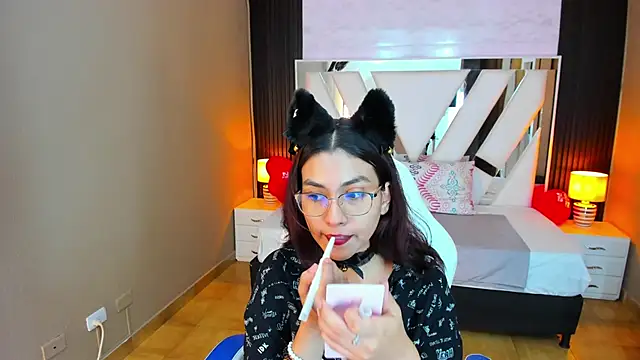 Cristin Petite online show from 02/17/25, 06:37