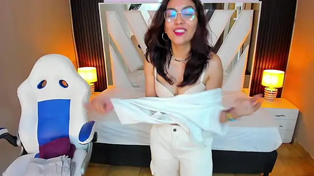Cristin Petite online show from 03/04/25, 05:34