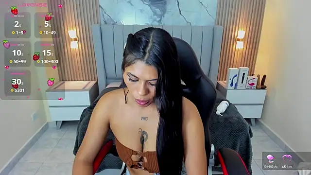 LINDSAY MARIN2 online show from 03/10/25, 10:34