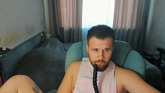Snapshot of Vladik_b chatting on 06/19/26, 05:28 Vladik b online show from 06/19/26, 05:28