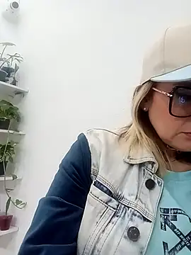 CandieGilson   online show from 11/13/25, 11:09