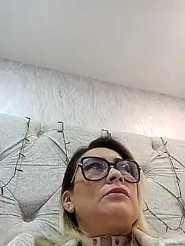 CandieGilson   online show from 11/15/25, 12:13