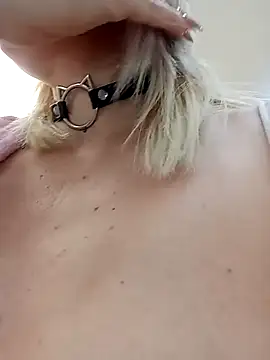 CandieGilson   online show from 12/03/25, 01:20