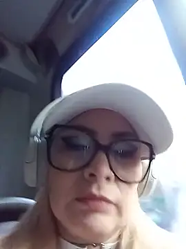 CandieGilson   online show from 06/06/26, 12:21