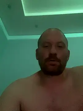 Snapshot of Krzysiekg123 chatting on 10/13/25, 05:13 Krzysiekg123 online show from 10/13/25, 05:13