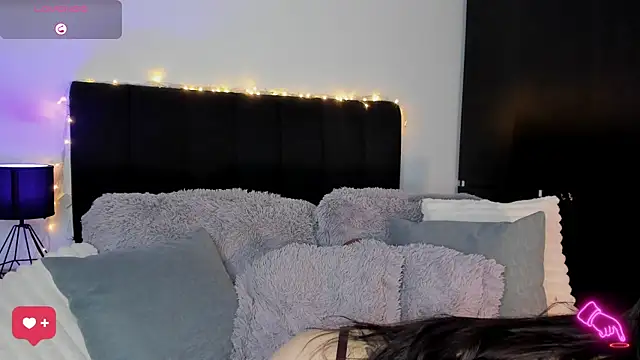 Amara vause  online show from 10/17/25, 01:09