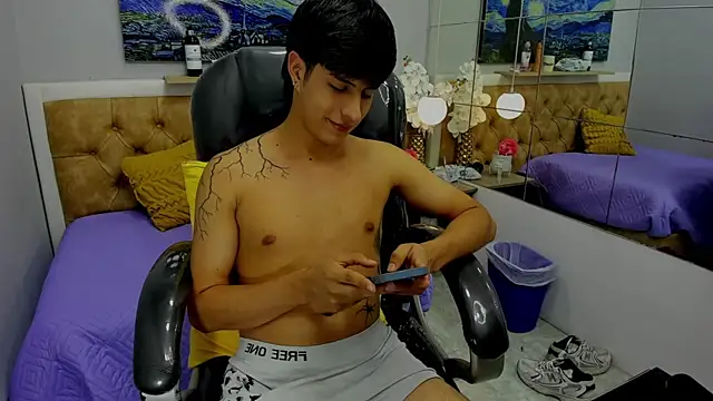 Estiv18  online show from 09/15/25, 02:33