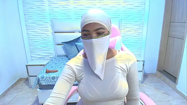 Zafira kazenn online show from 02/14/25, 02:07